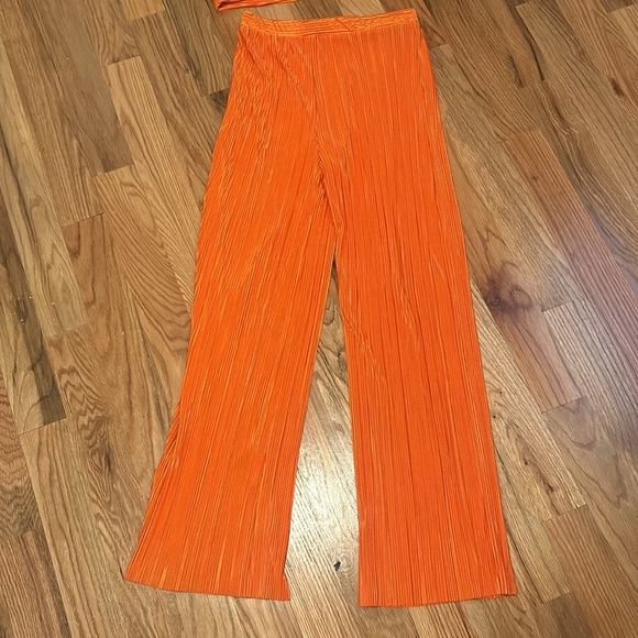 Two Piece Set - Picture 3 of 3